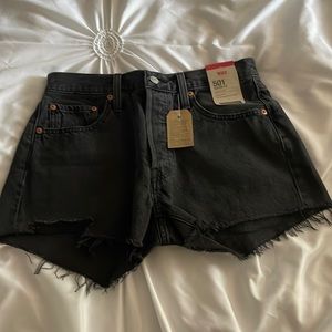 NWT womens levis 501 jean shorts size women’s 27